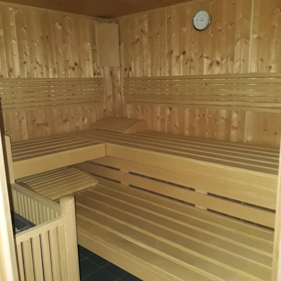 Traumblick Und Komfort - Lichtdurchflutete 85 Qm Wohnung Nahe Suedstrand Goehren Inklusive Schwimmbad Und Sauna Im Ahoi Sellin Exterior foto
